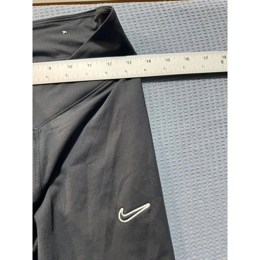 Nike sleek athletic